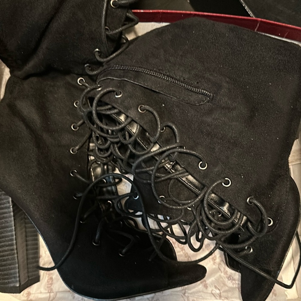 Wore once, cute laced boots.